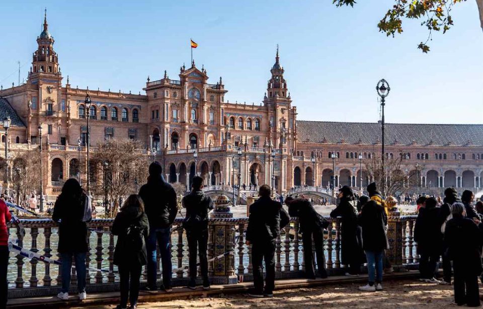 El Gobierno critica la "deslealtad" del Ayuntamiento con la Plaza de España.