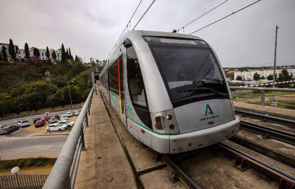 Trabajadores de mantenimiento de trenes de Metro y tranvía irán a huelga en marzo.