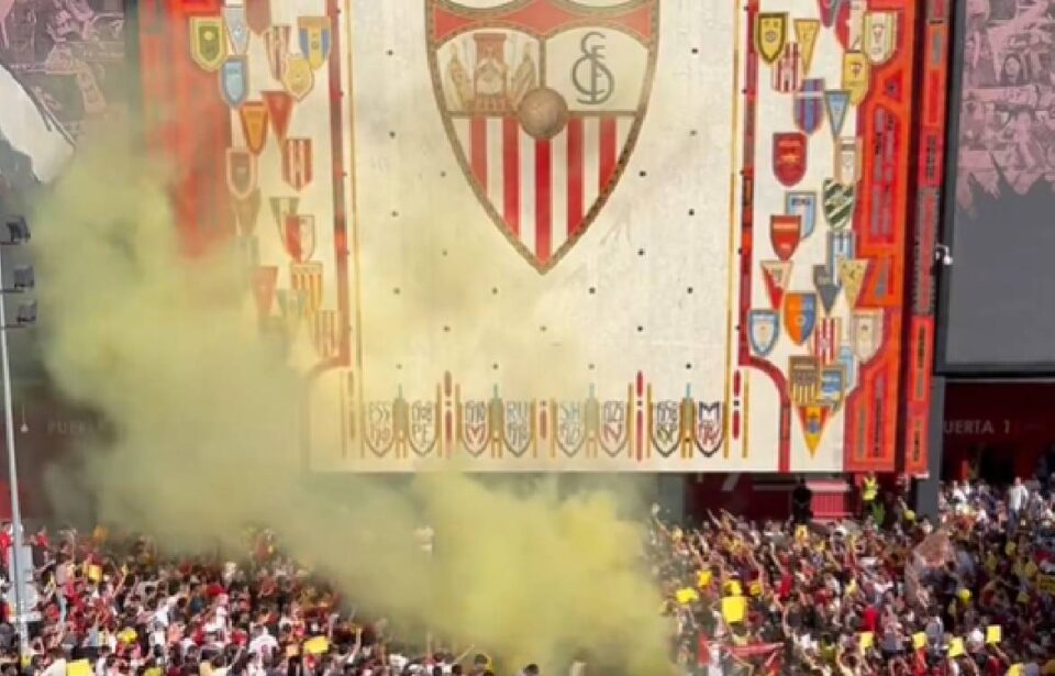 La afición del Sevilla se manifiesta contra la directiva en la previa ante el Getafe