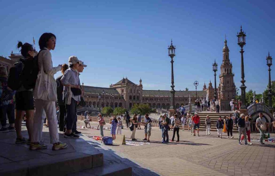 Sanz Plaza España turistas