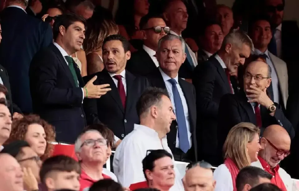 Durante el derbi entre el Sevilla FC y el Real Betis Balompié hubo altercados puntuales en el palco del Ramón Sánchez Pizjuán.