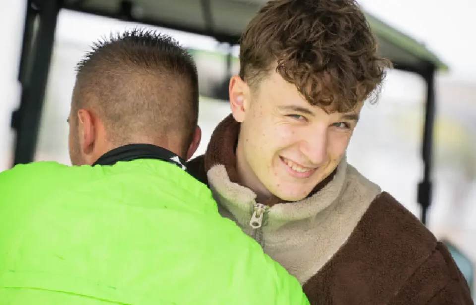 Félix Garreta vuelve a la Ciudad Deportiva del Real Betis para saludar a sus compañeros.