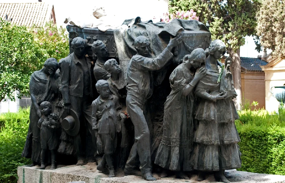 Monumento funerario patrimonio municipal