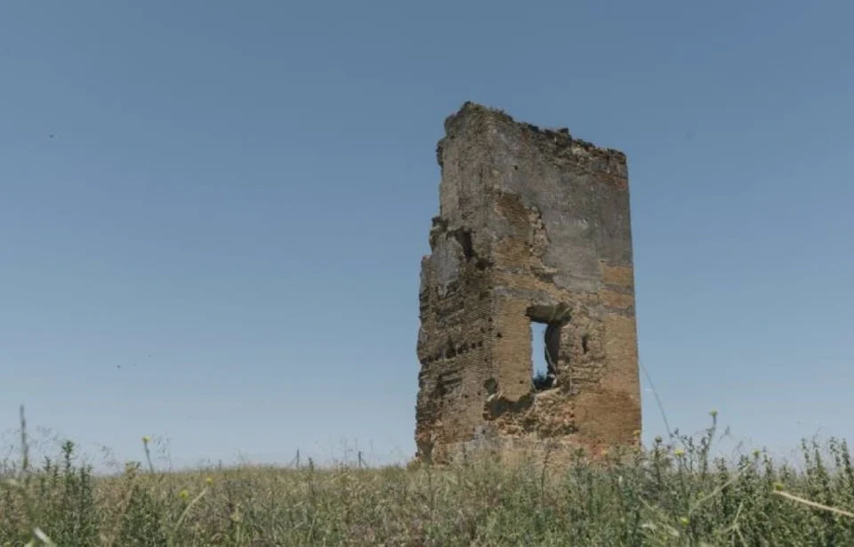 Retrasos restauración torre almohade Los Herberos