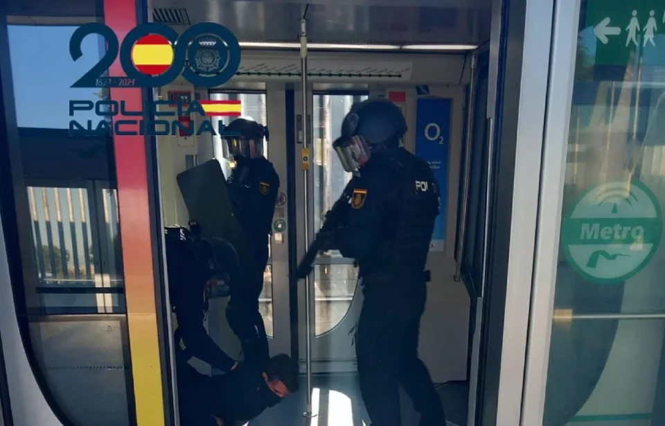 Policía realiza simulacro Metro