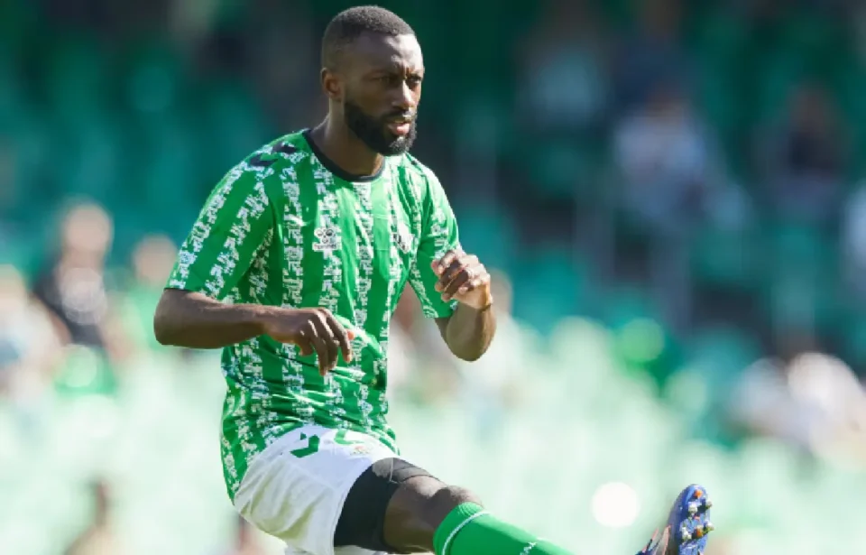 Sabaly ha comentado su mala suerte con la lesiones en el Betis así como recuerda con cariño a Nabil Fekir. Sabaly, sobre la afición del Betis: "Si ganamos o perdemos están con nosotros".