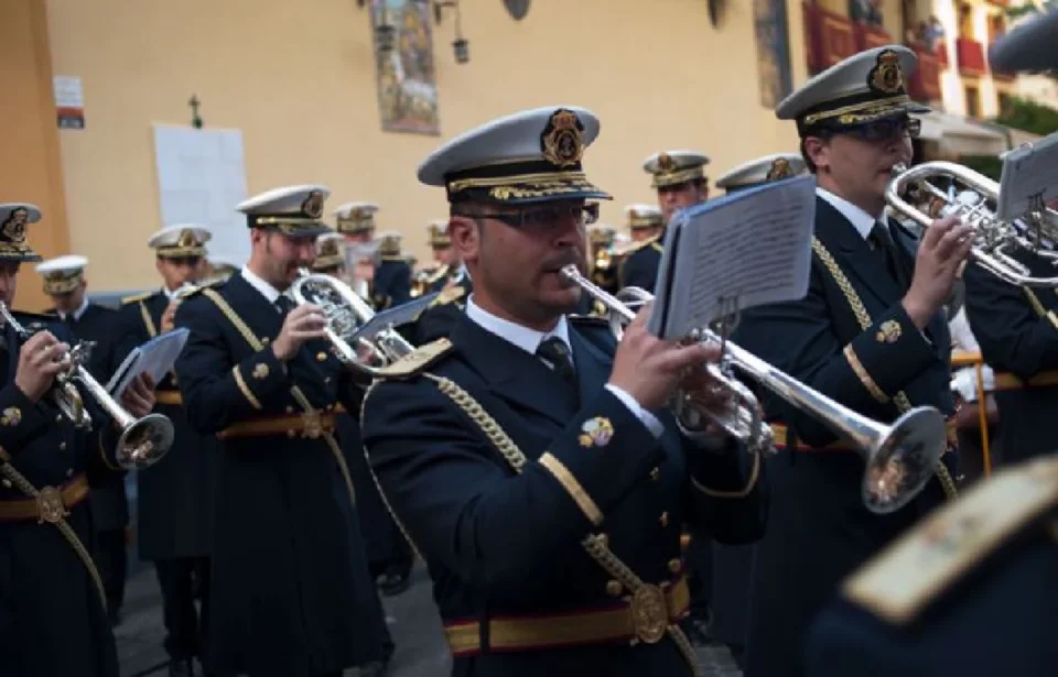 Bandas procesión magna