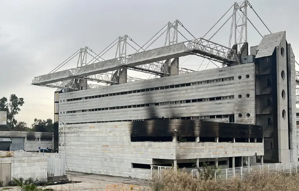 Extinguido el incendio del Auditorio Rocío Jurado de Sevilla